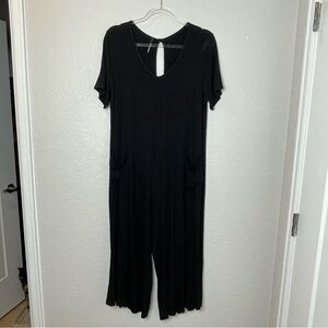 Loving People Stretchy Black Short Sleeve Cropped Jumpsuit Size L